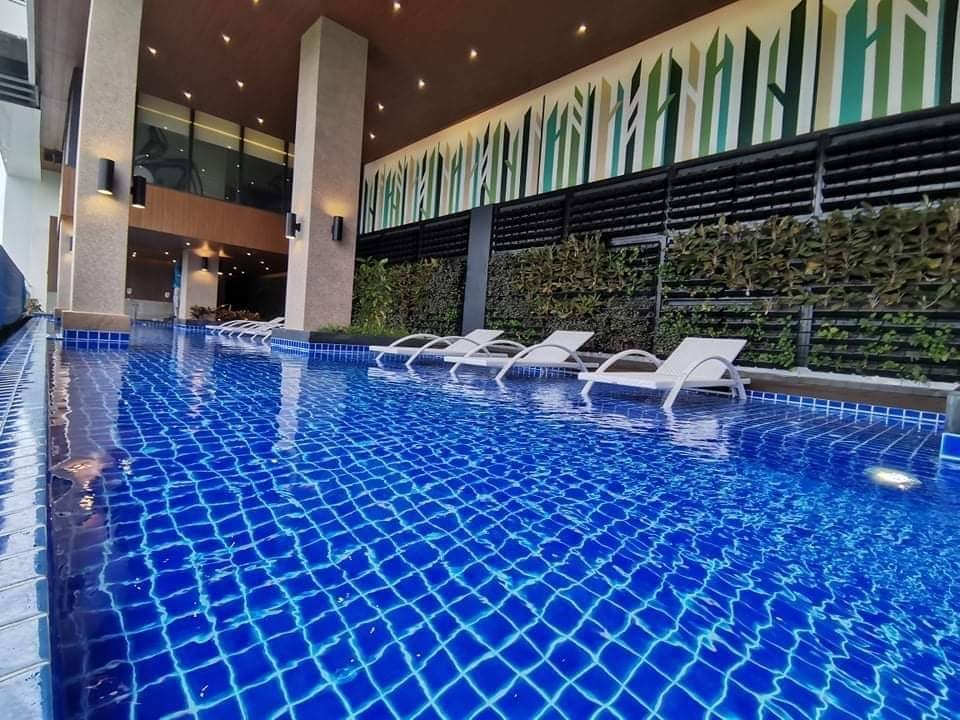 Resort swimming pool built by Midtown Pools Center